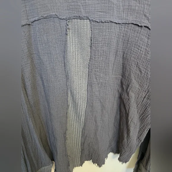 POL Navy Blue Oversized High Low Long Sleeve Henley Knit Top - Picture 11 of 13